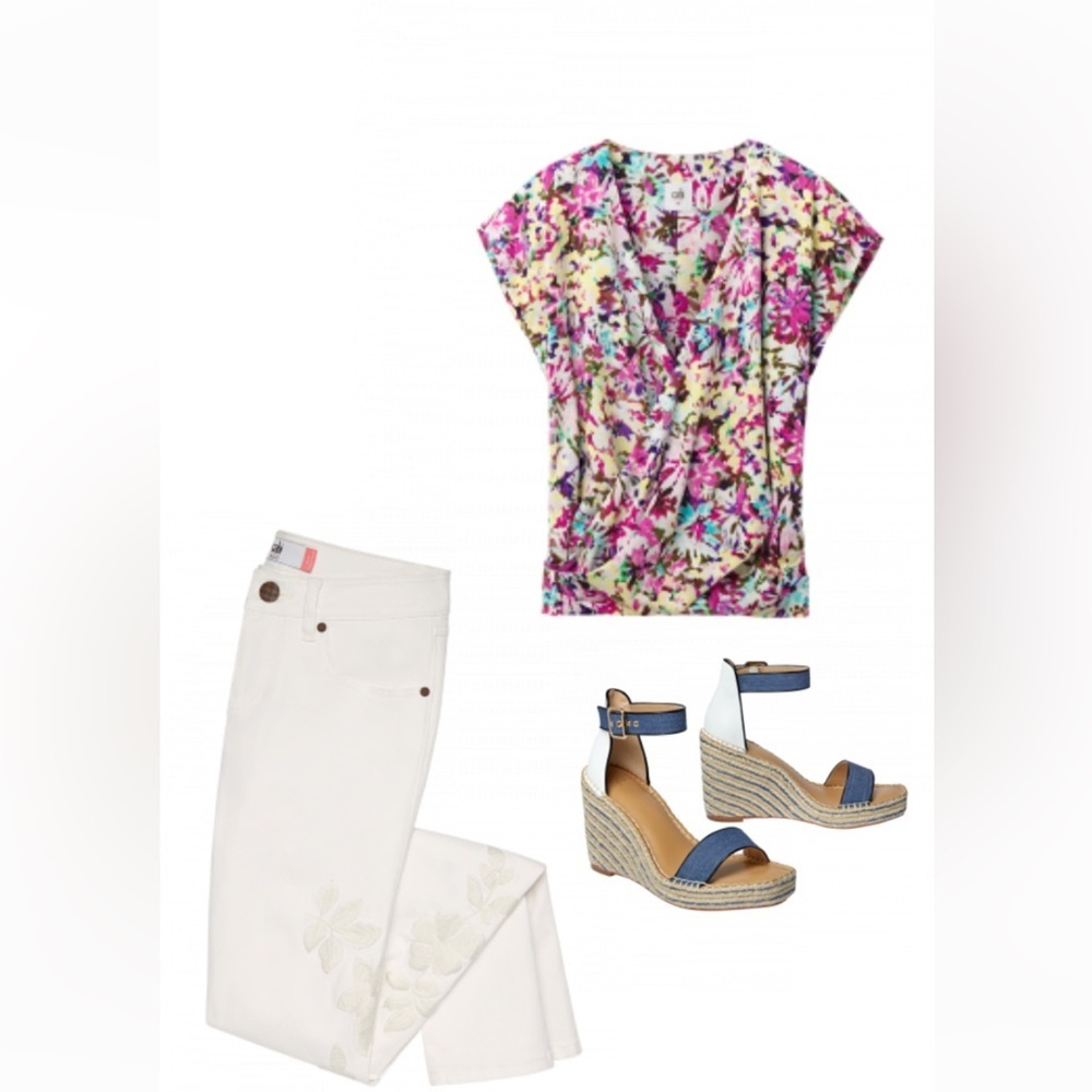 Cabi Eden Wrap Top , #5211 , floral, size Medium